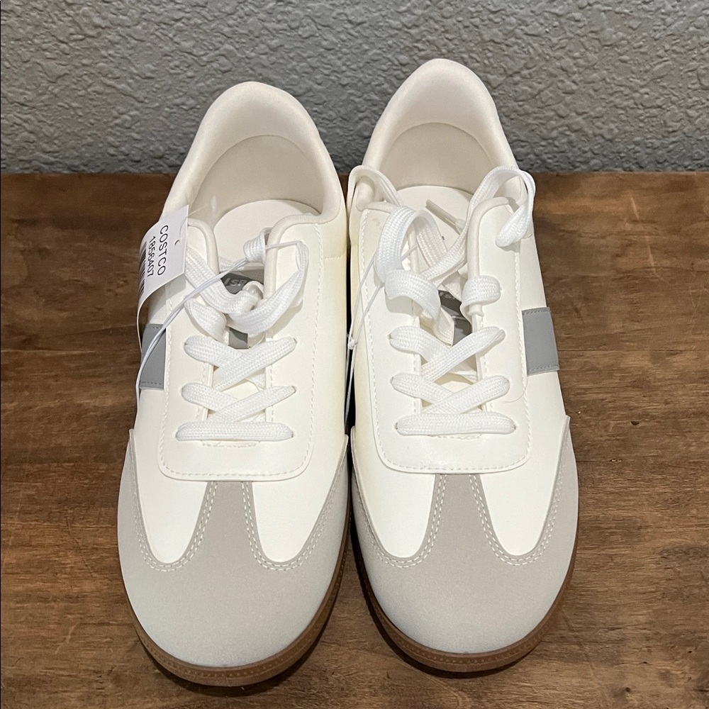 J Sport Women’s cream and Gray Sneakers NEW Size 10 - Picture 2 of 7